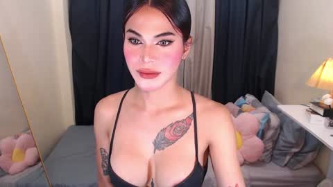 Snapshot of haliya_xsamer chatting on 07.23.26 Selena the real cummer online show from 07.23.26