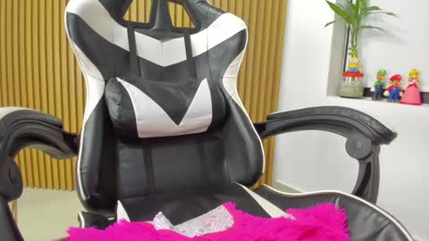 Anahis online show from 12.06.24