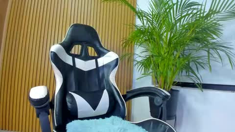 Anahis online show from 01.18.25