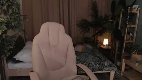 Mary online show from 11.13.25