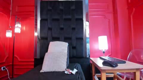 Halley Lorens online show from 09.08.25