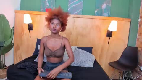 Halley Lorens online show from 10.23.25