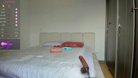 insta Laupalacio777Next stream 01th December online show from 10.28.25