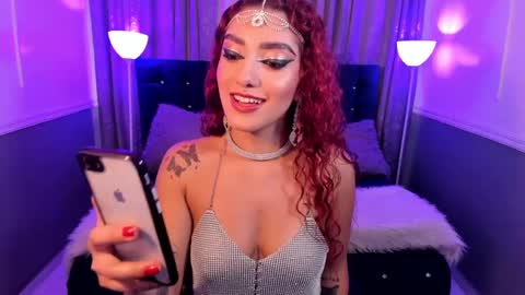 Snapshot of hallsred_rh chatting on 01.08.25 Halls Red online show from 01.08.25