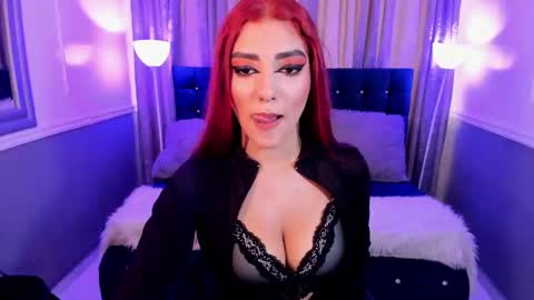Snapshot of hallsred_rh chatting on 01.20.25 Halls Red online show from 01.20.25