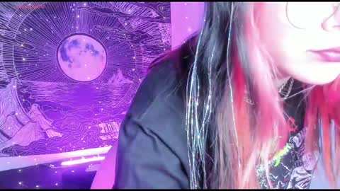 Hallu online show from 12.18.25