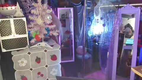 halovalentine online show from 12.05.24