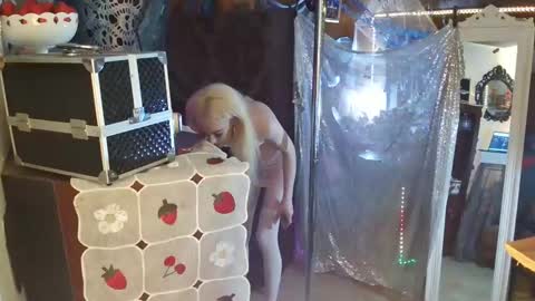 halovalentine online show from 01.02.25