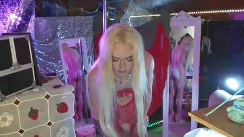 halovalentine online show from 02.10.25