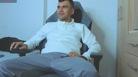 hamiltong12 online show from 04.25.26