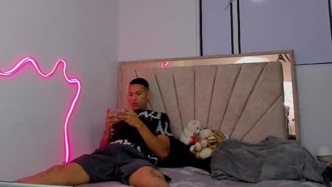 Hana and Zeta online show from 03.03.26