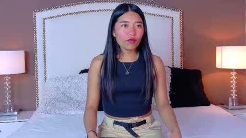 Snapshot of hanaluna chatting on 06.16.26 Hanna online show from 06.16.26