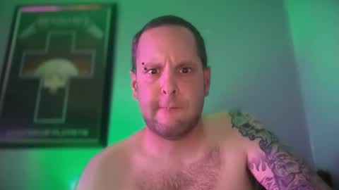 Snapshot of hand_banana_420 chatting on 09.17.25 hand_banana_420 online show from 09.17.25