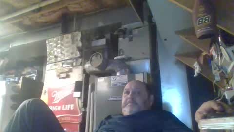 Snapshot of handiemanhere chatting on 11.17.25 naked man online show from 11.17.25