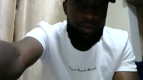 Snapshot of handsome_king30 chatting on 12.31.24 handsome king online show from 12.31.24