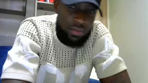 Snapshot of handsome_king30 chatting on 01.15.25 handsome king online show from 01.15.25