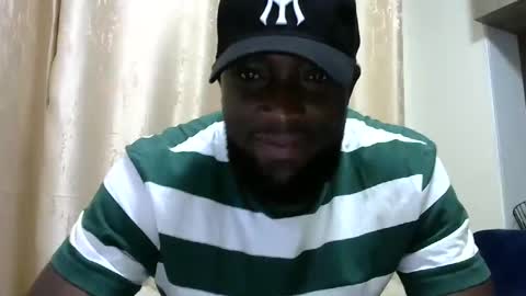 Snapshot of handsome_king30 chatting on 02.13.25 handsome king online show from 02.13.25