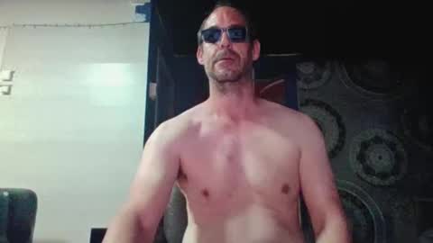 handsomeguy4ever online show from 04.23.26