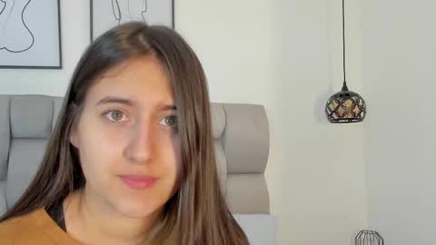 hanna__evans_ online show from 10.04.25