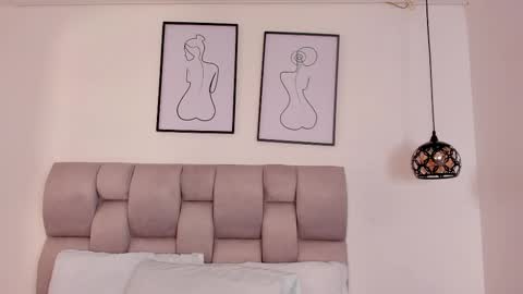 hanna__evans_ online show from 11.13.25