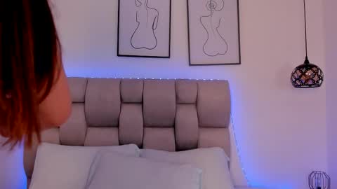 hanna__evans_ online show from 02.28.26