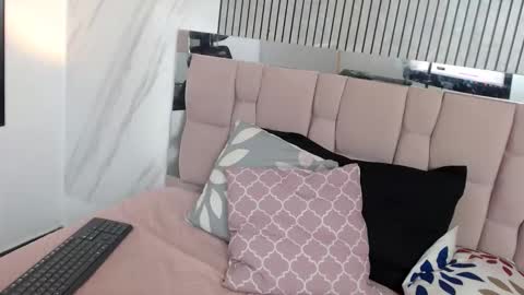 Hanna Palmer online show from 11.22.25