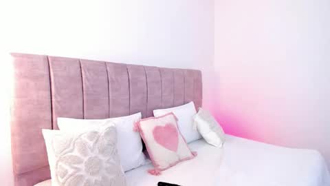 Snapshot of hanna_bunny15 chatting on 11.20.25 hanna_bunny15 online show from 11.20.25