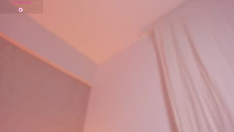 Snapshot of hanna_lee02 chatting on 05.27.26 Hanna Lee online show from 05.27.26
