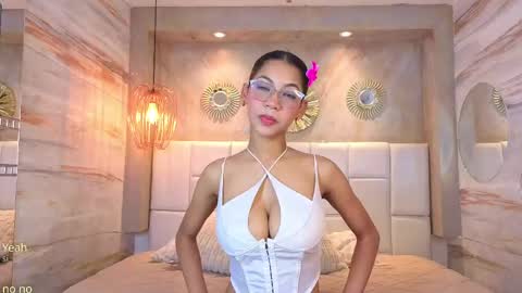 Snapshot of hanna_vic chatting on 04.22.26 hanna_vic online show from 04.22.26