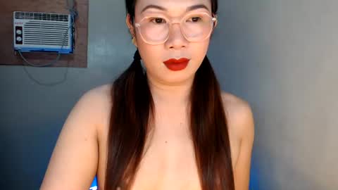 Snapshot of hannabanana_ts chatting on 06.16.26 Hannah online show from 06.16.26