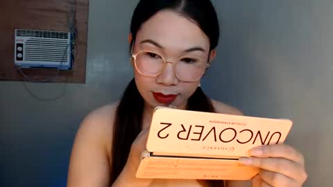 Snapshot of hannabanana_ts chatting on 06.18.26 Hannah online show from 06.18.26
