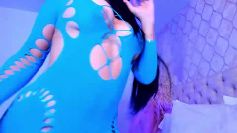 Hanna Brunn  online show from 11.05.25