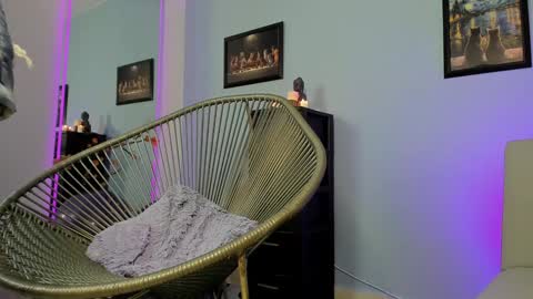 Snapshot of hannachris chatting on 01.04.25 Hanna online show from 01.04.25