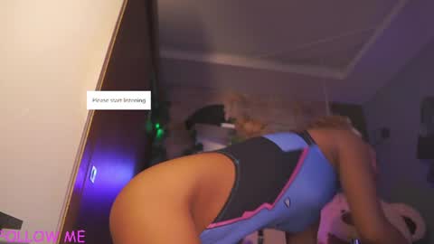 Snapshot of hannachris chatting on 06.23.26 Hanna online show from 06.23.26