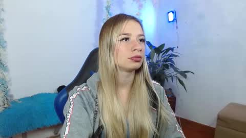 Hannah 027 online show from 11.11.25