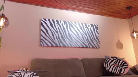 Hannah  online show from 09.28.25