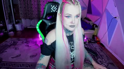 Snapshot of hannah_chaos chatting on 12.06.24 Hannah online show from 12.06.24