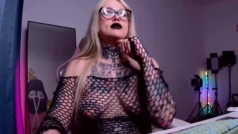 Snapshot of hannah_chaos chatting on 01.29.25 Hannah online show from 01.29.25