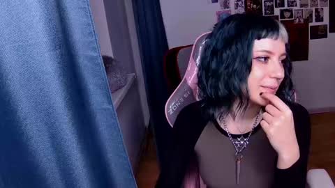Snapshot of hannah_chaos chatting on 03.12.25 Hannah online show from 03.12.25