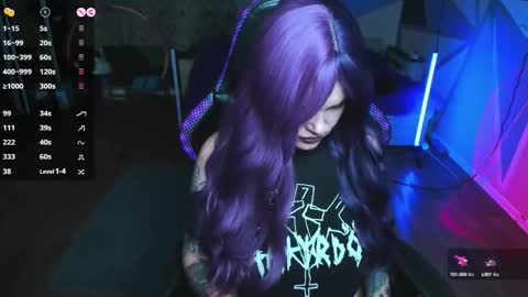 Snapshot of hannah_chaos chatting on 10.01.25 Hannah online show from 10.01.25
