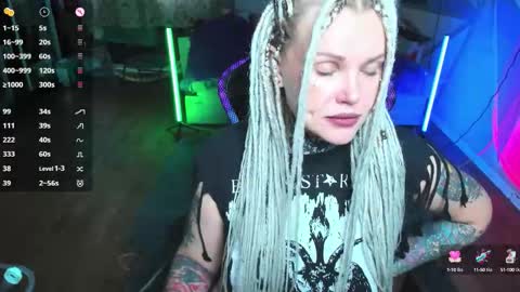 Snapshot of hannah_chaos chatting on 10.13.25 Hannah online show from 10.13.25