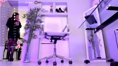 HANNAH HOWELL online show from 02.25.25