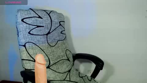 Snapshot of hannah_kiim chatting on 10.01.25 hannah kiim online show from 10.01.25