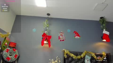 Snapshot of hannah_miller__ chatting on 12.23.24 HANNAH MILLER online show from 12.23.24