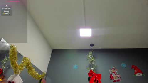 Snapshot of hannah_miller__ chatting on 12.24.24 HANNAH MILLER online show from 12.24.24