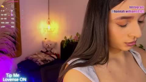 Snapshot of hannah_williams1 chatting on 11.16.25 Hannah Williams online show from 11.16.25