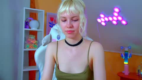 Snapshot of hannahhollis chatting on 06.07.26 Hannah online show from 06.07.26