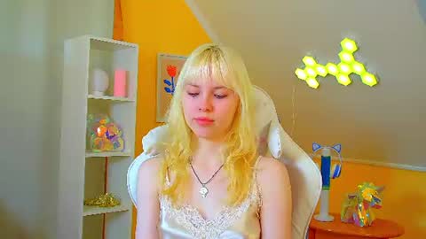 Snapshot of hannahhollis chatting on 07.16.26 Hannah online show from 07.16.26