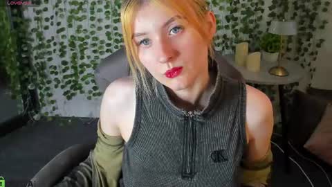 Snapshot of hannakoch chatting on 06.28.26 Hanna online show from 06.28.26