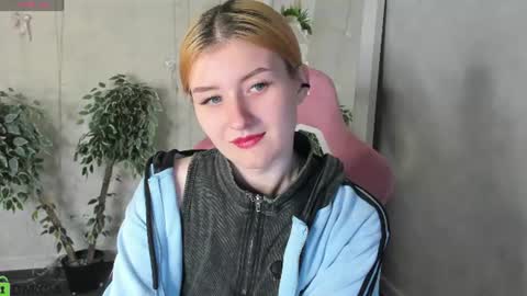 Snapshot of hannakoch chatting on 07.12.26 Hanna online show from 07.12.26